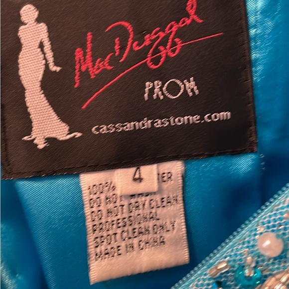 Beautiful beaded and sequin prom dress size 4. - Picture 3 of 6